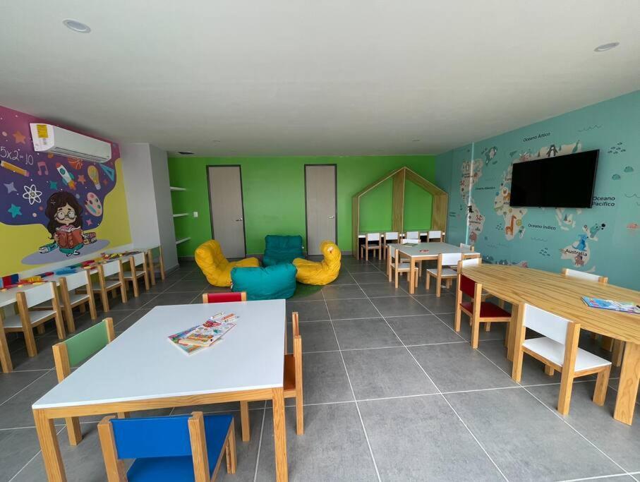 Depa Boho Al Sur Pet Friendly Piscina Gym Sala De Cine Apartment Guadalajara Luaran gambar