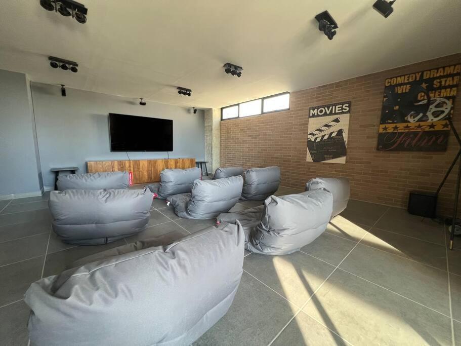 Depa Boho Al Sur Pet Friendly Piscina Gym Sala De Cine Apartment Guadalajara Luaran gambar